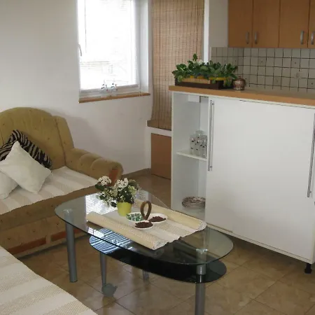 Semesterbostad Kuca Za Odmor Tomic